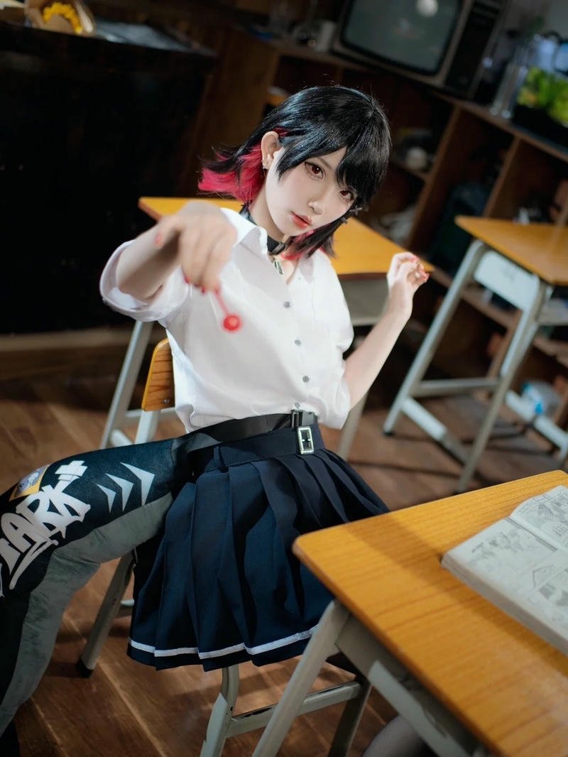 Hình ảnh cosplay học sinh 2