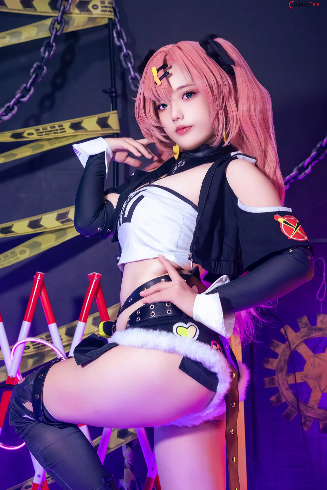 Messie Huang cosplay Nicole Demara 15