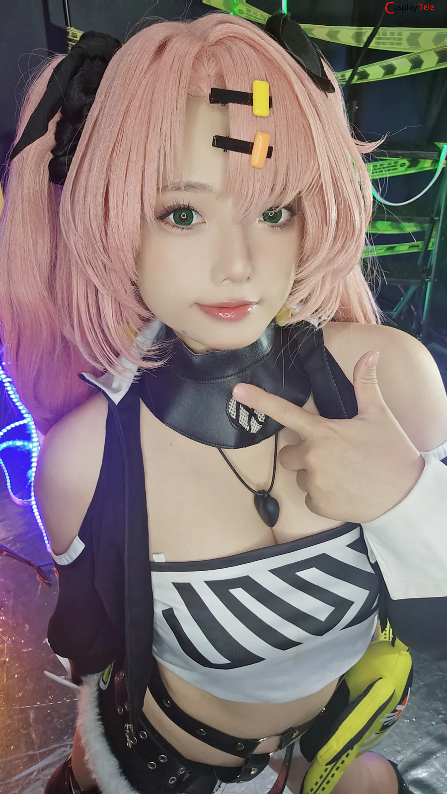 Messie Huang cosplay Nicole Demara 70