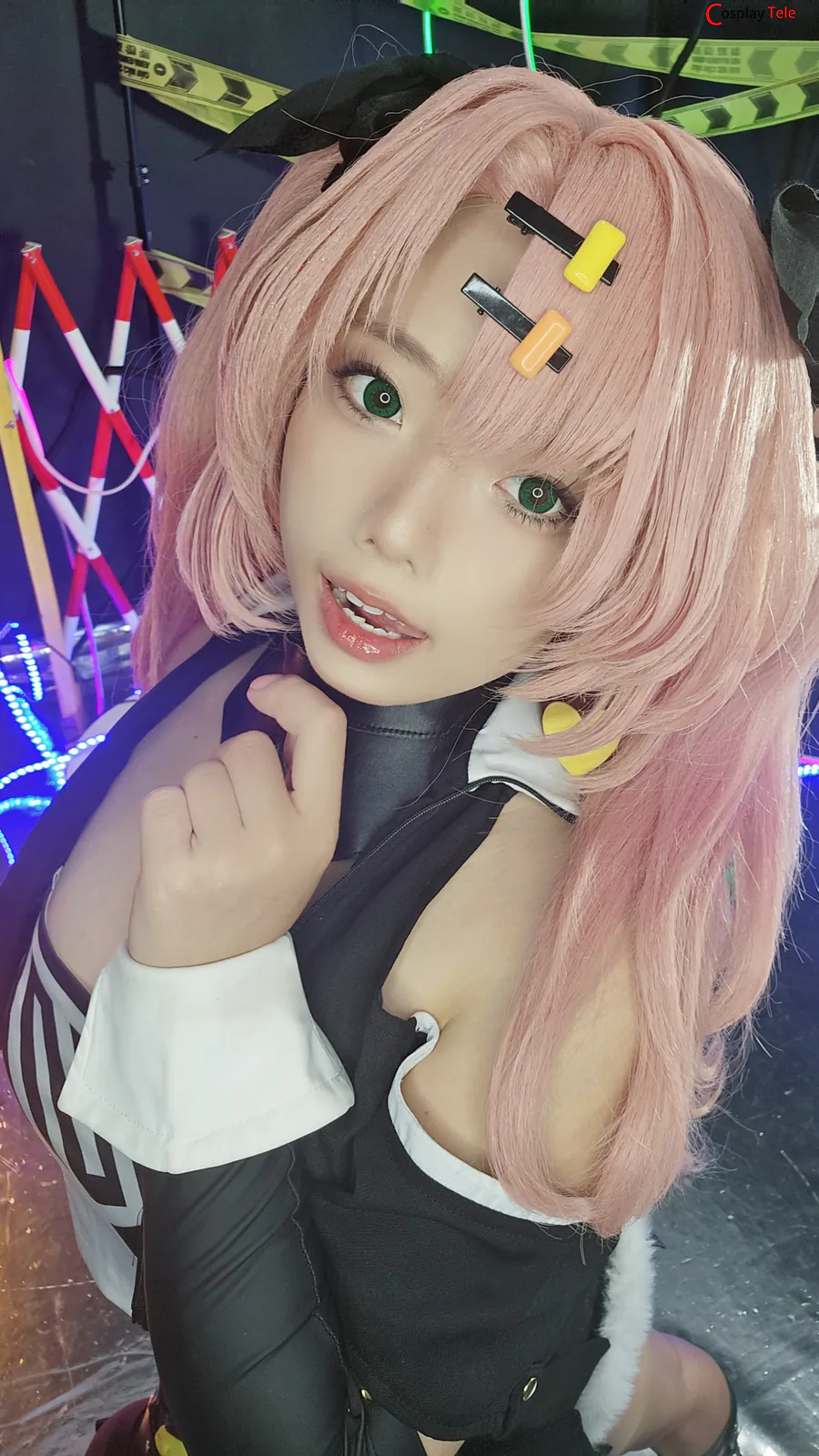 Messie Huang cosplay Nicole Demara 76