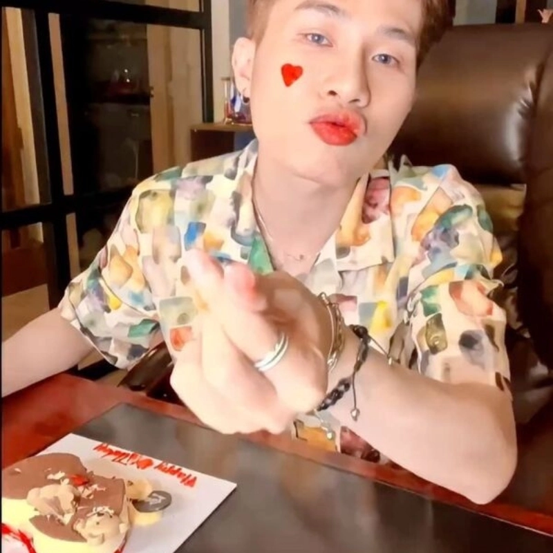 meme thả tim 17